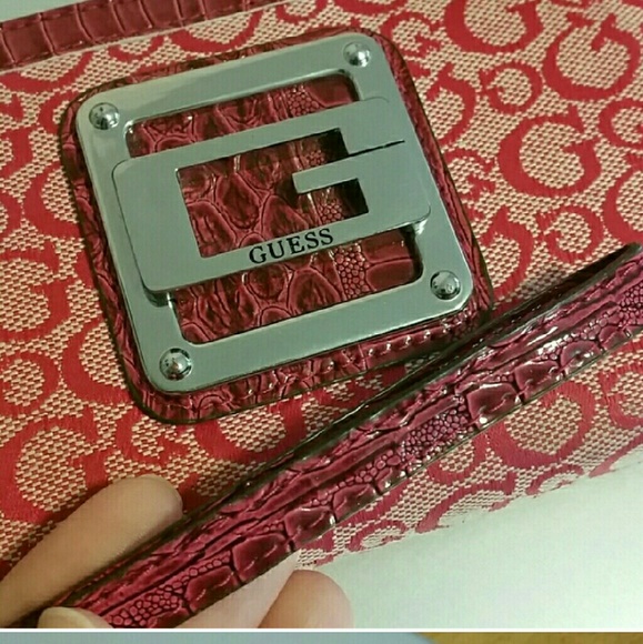 Guess Wallet - Picture 2 of 4
